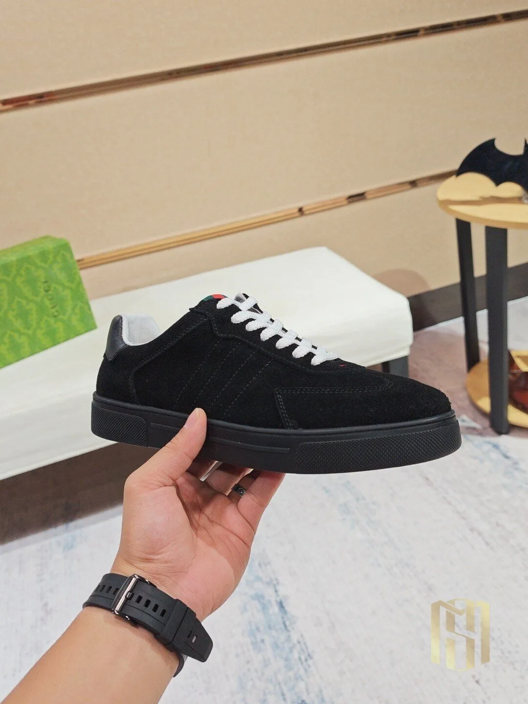 Gucci Black Suede Low-Top Sneakers with Red and Green Stripe Detail 8 Gucci Black Suede Low-Top Sneakers with Red and Green Stripe Detail